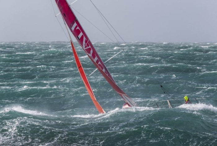 Le voilier Generali dans la tempête ! - media2